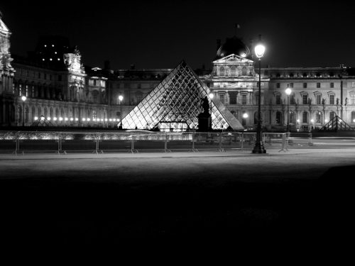pyramide du Louvre