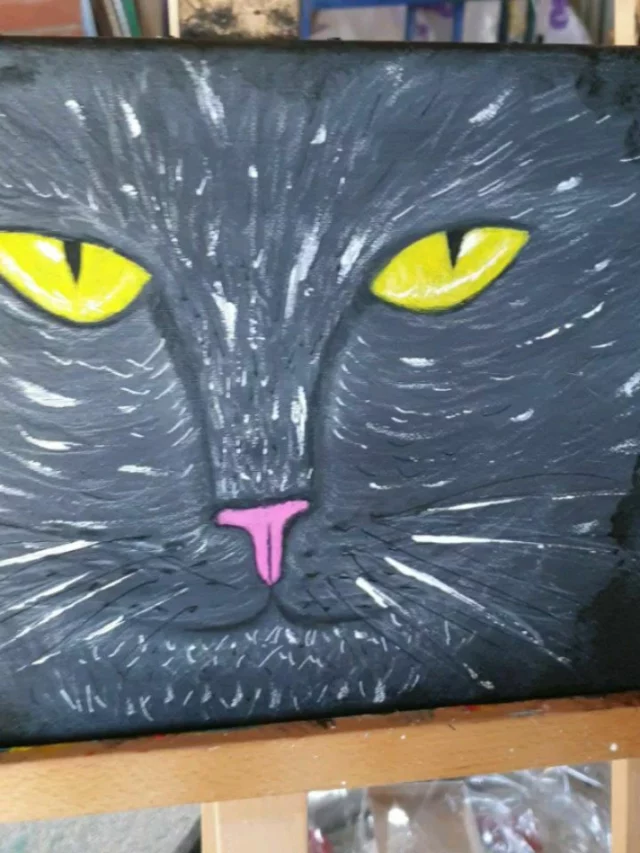 Ce tableau fait parti d'une série Les yeux dans les yeux. Avec 3 autres peintures, j'ai envoyé ma candidature pour peut-être avoir la chance d'exposer à Singapour (oui rien que ça 😁) 
Si je ne suis pas retenue, il sera en vente sur mon site (lien en bio) fin août. 
Restez connecté pour connaître la suite 😉
Ha oui, et aujourd'hui c'est la journée mondiale du chat 😻, un petit aperçu à la fin du carrousel de celle qui partage mon quotidien 🥰

#journeemondialeduchat
#catlover
#peinturechat 
#artcontemporain 
#artistefrançaise 
#yeuxdanslesyeux 
#animalpainting